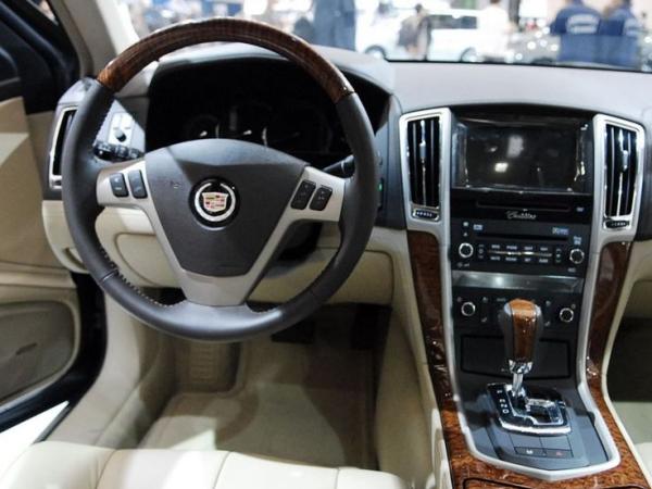 凯迪拉克SLS汽车排气清洁方法