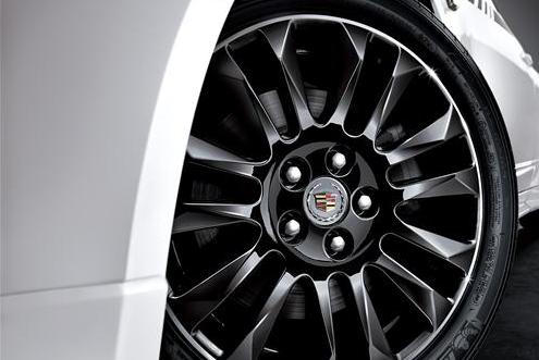 凯迪拉克CTS前悬挂维修