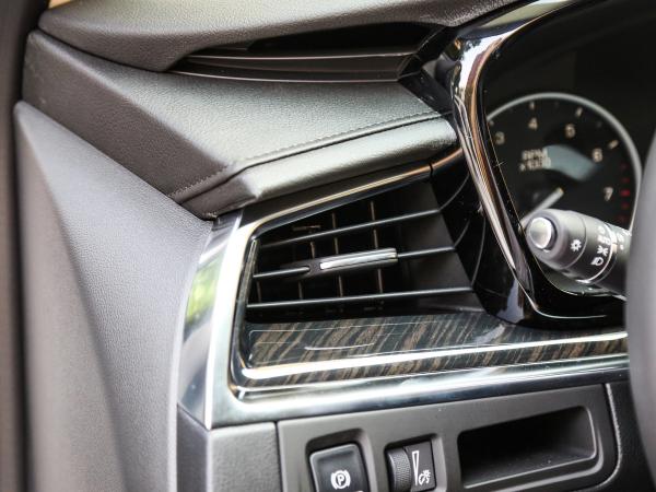 凯迪拉克XT5汽车排气管更换成本