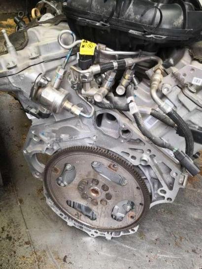 凯迪拉克SRX排气管漏气