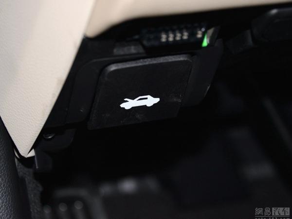 凯迪拉克ATS前大灯熄灭故障全解析 5种高效修复方法与步骤指南