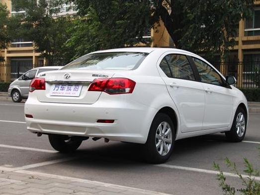 长城汽车腾翼C30C30减震器更换