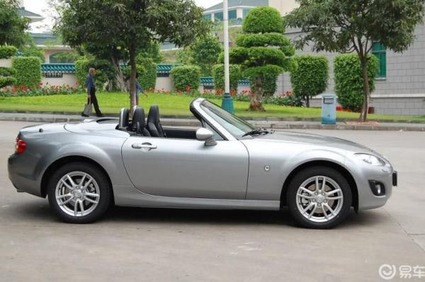 一汽马自达MX-5车辆漏油