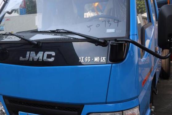顺达汽车雨刷片更换