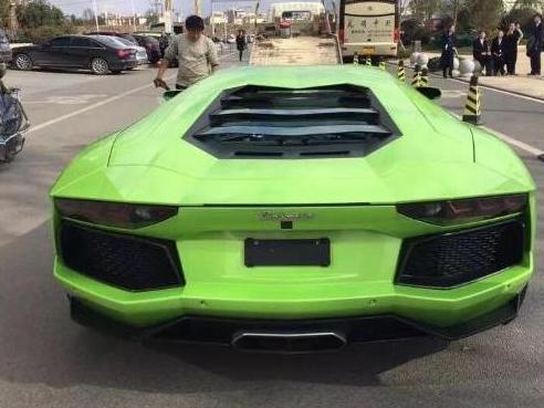 兰博基尼埃文塔多Aventador