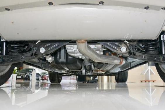 5分钟快速解决凯迪拉克XT5中控黑屏问题｜专业维修指南