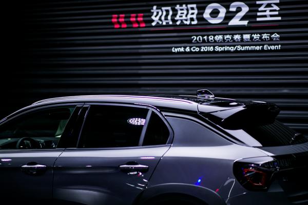 领克02空气滤清器清洁