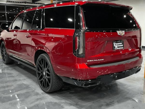 凯迪拉克凯雷德漏电