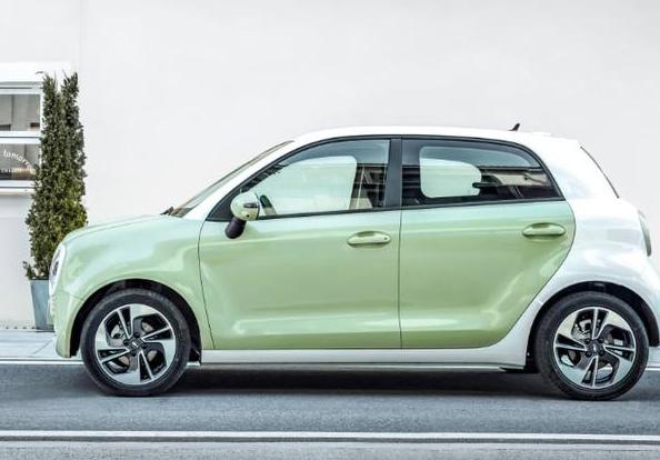 欧拉黑猫新能源汽车清洁