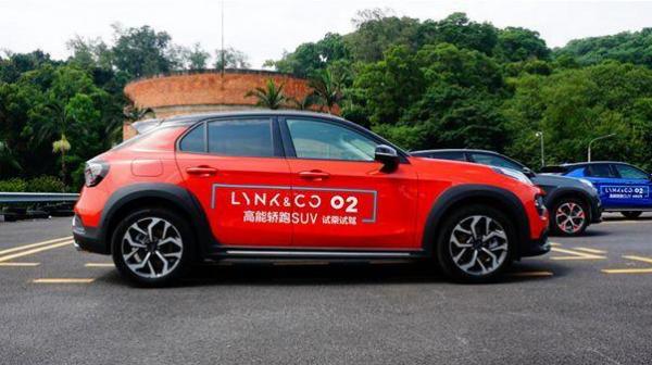 领克02汽车大灯维修