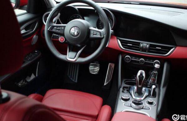 罗密欧Stelvio