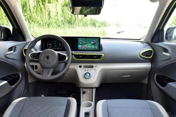 欧拉白猫天窗异响处理